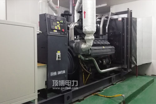广西顶博发电机组制造增压器的工作原理是咋样的？