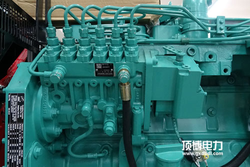 一台400kW广西顶博发电机组制造在正常工作中,油底壳内进水竟然是这个原因!